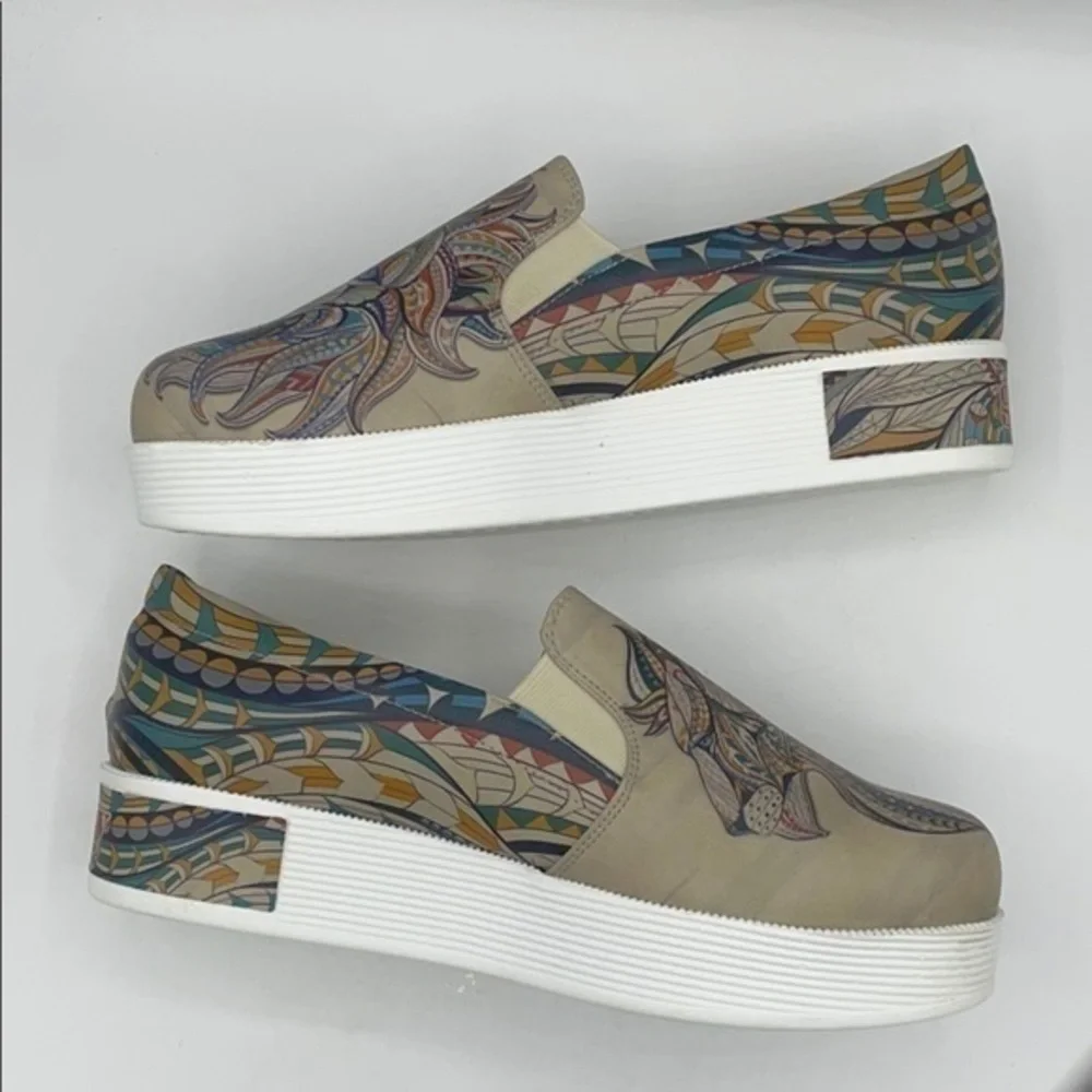 GOBY Blue Feather Lion Slip-On Sneakers
